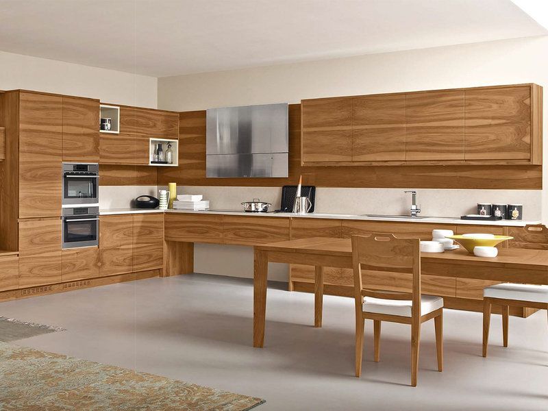 Современные кухни из массива